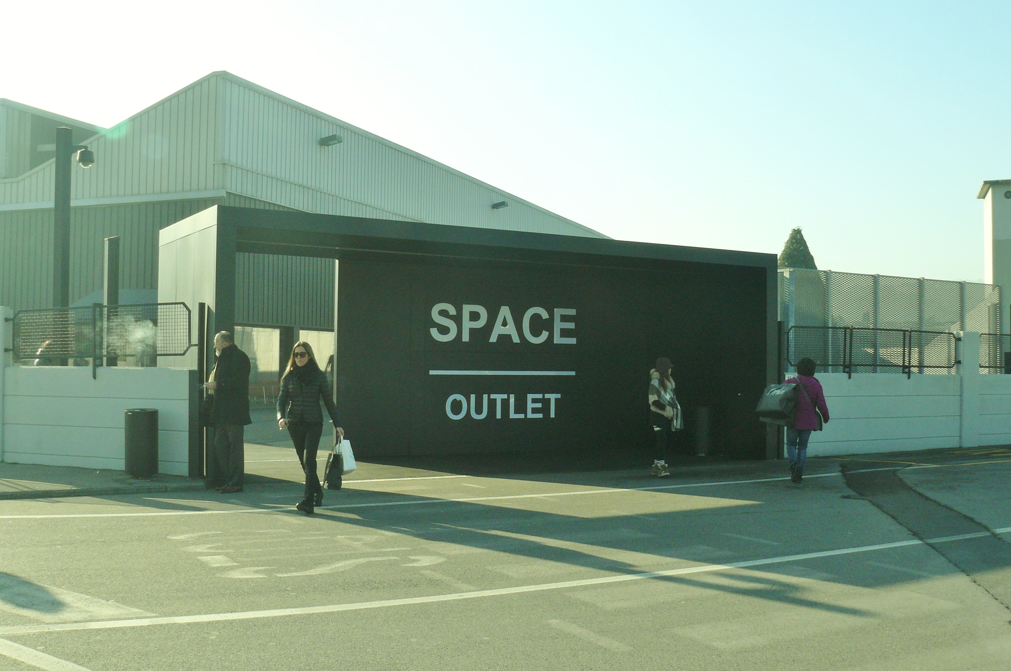 Guia de Compras na Toscana The Space Prada Outlet