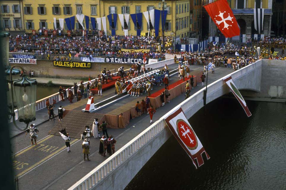 Gioco del Ponte Festival in Pisa