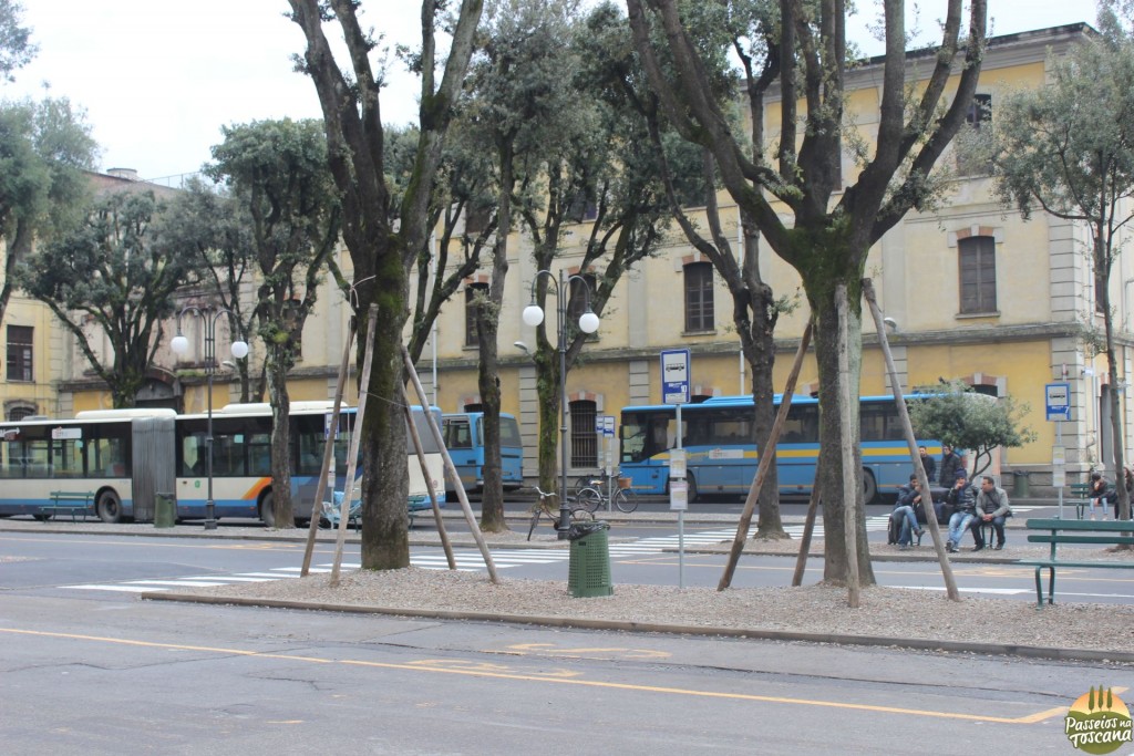 Ponto de ônibus de Lucca - Piazza Verdi