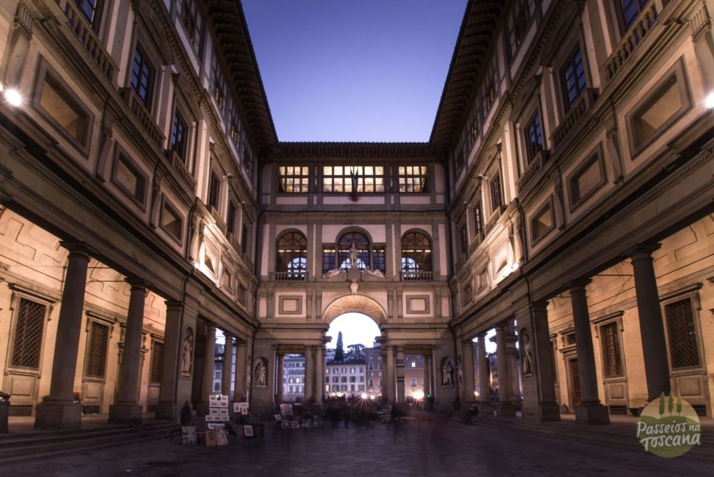 Museus abertos á noite em Florença no verão!